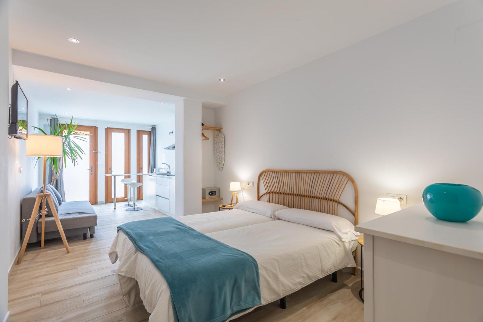 Malabau Beach House Tarifa Bagian luar foto