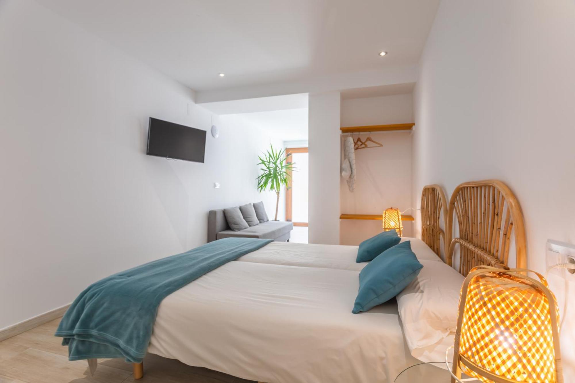 Malabau Beach House Tarifa Bagian luar foto