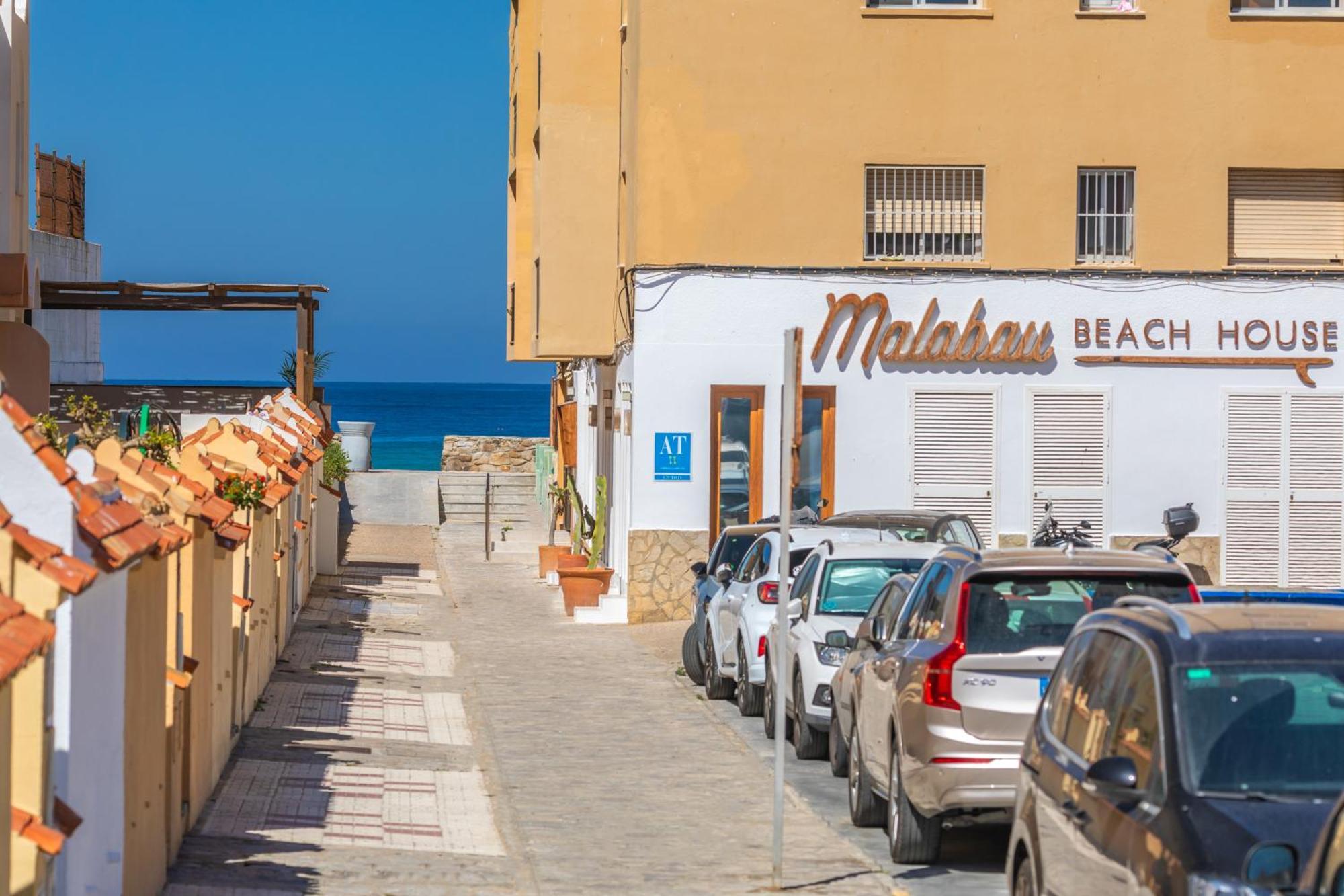 Malabau Beach House Tarifa Bagian luar foto