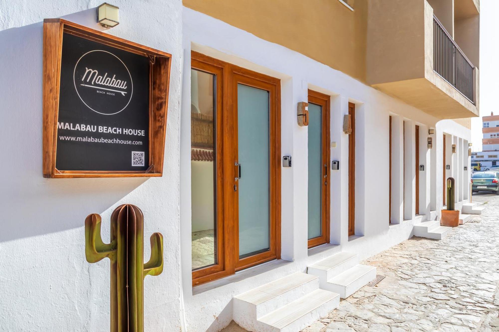 Malabau Beach House Tarifa Bagian luar foto