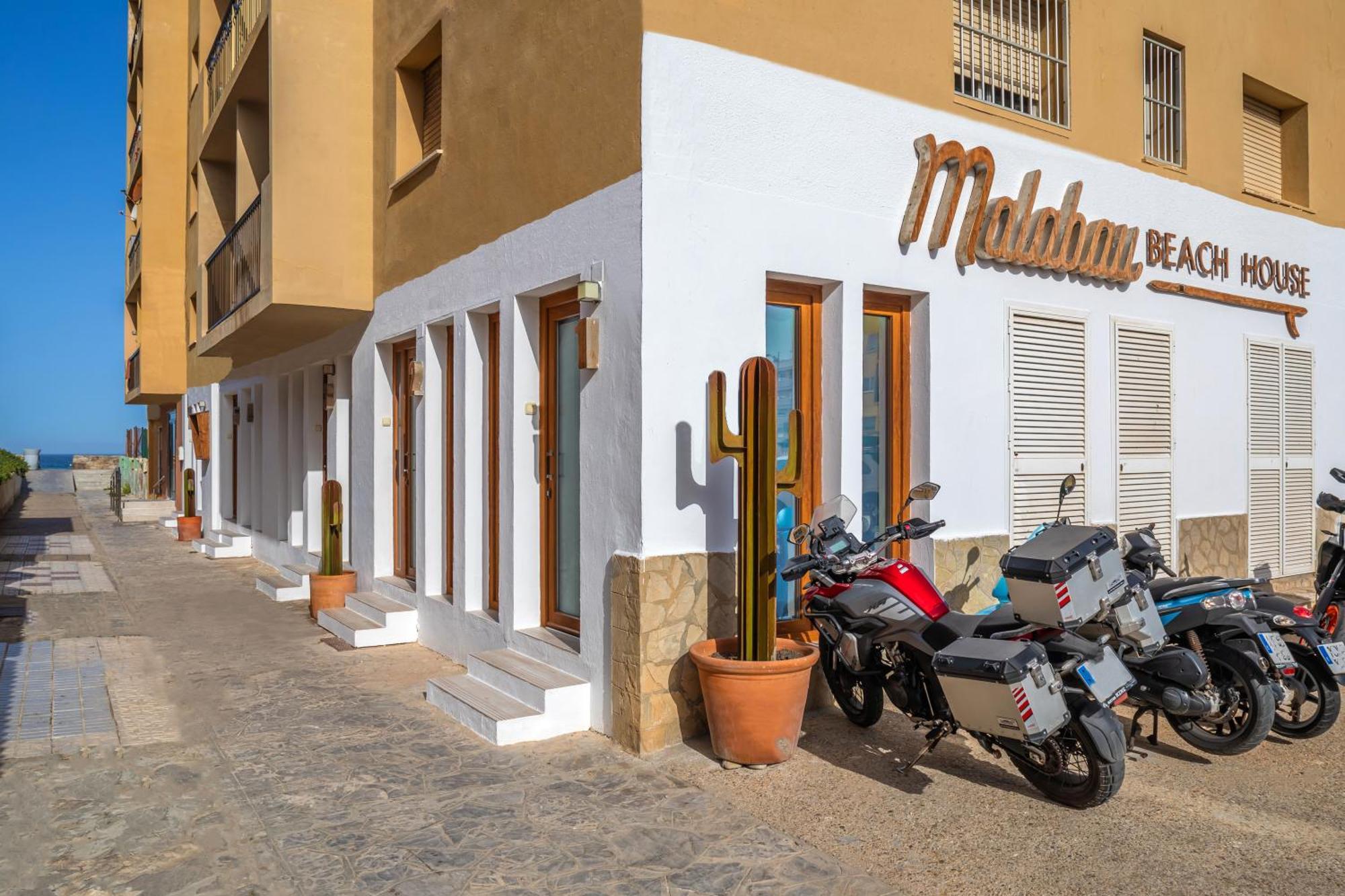 Malabau Beach House Tarifa Bagian luar foto